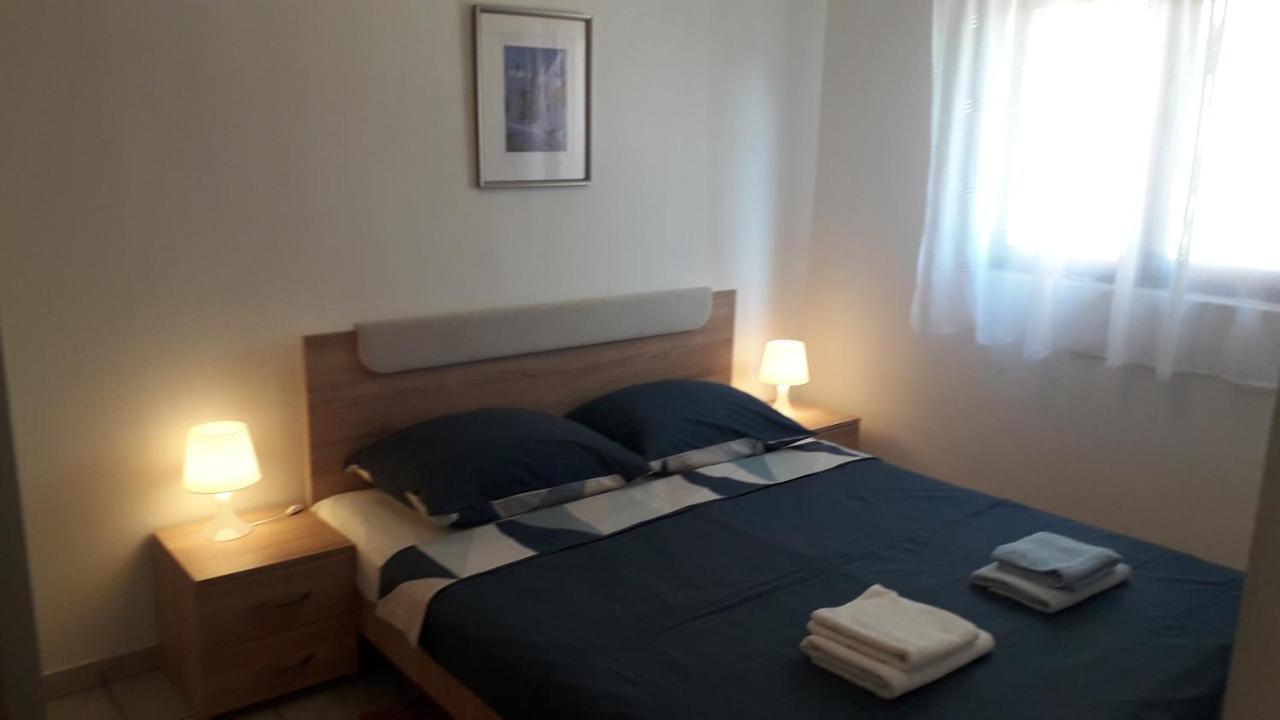 Apartmani Mia Ližnjan Eksteriør billede