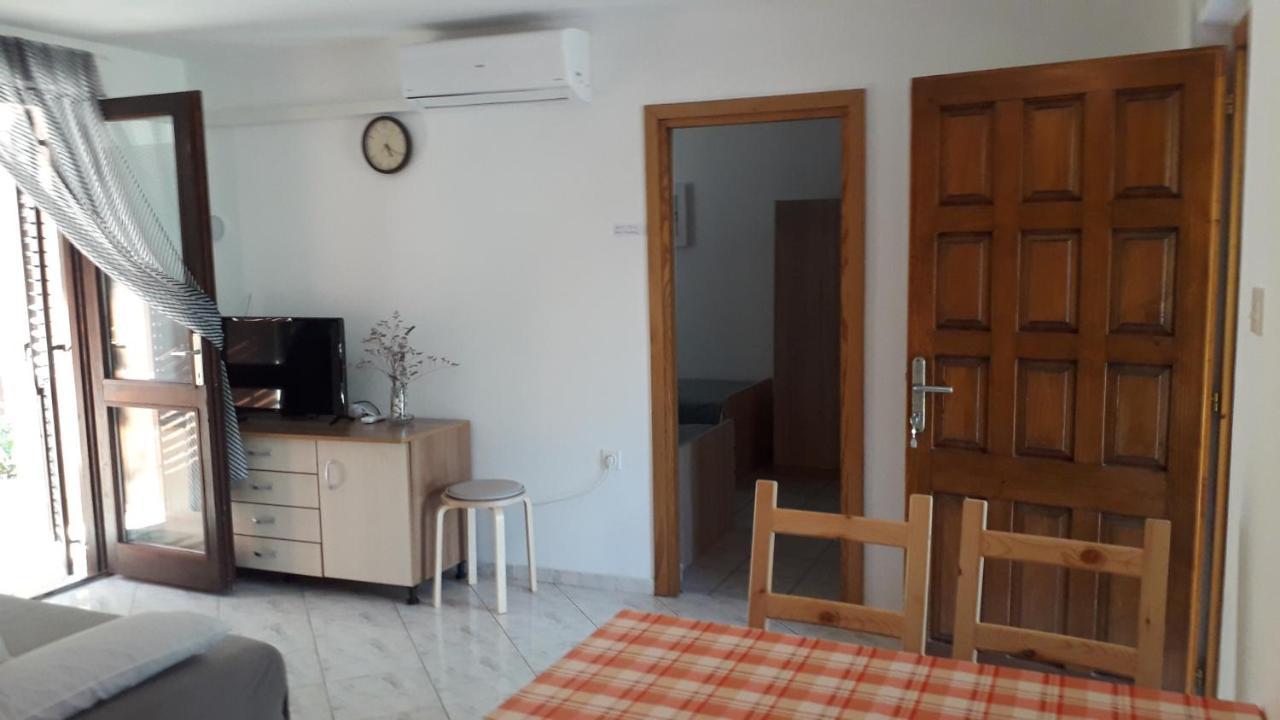 Apartmani Mia Ližnjan Eksteriør billede