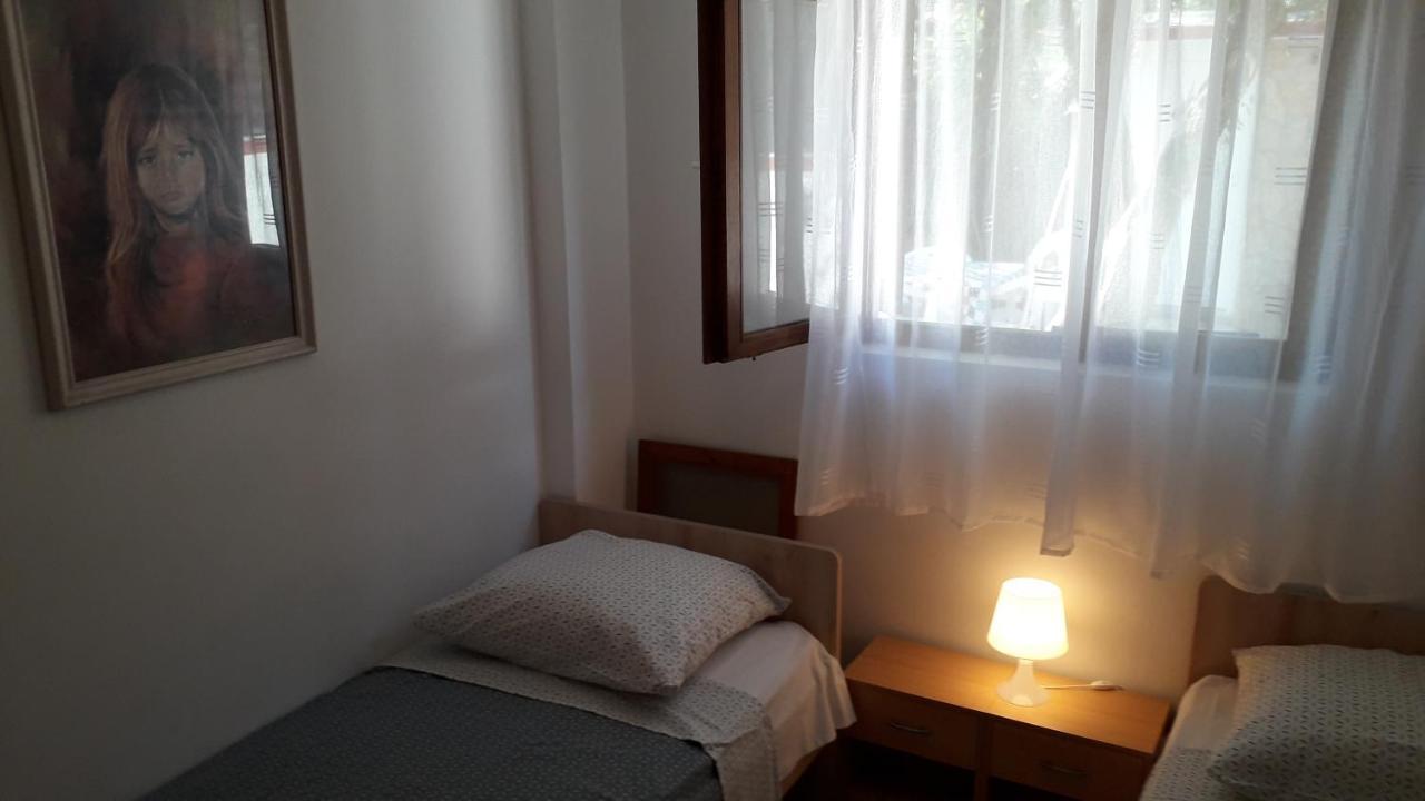 Apartmani Mia Ližnjan Eksteriør billede