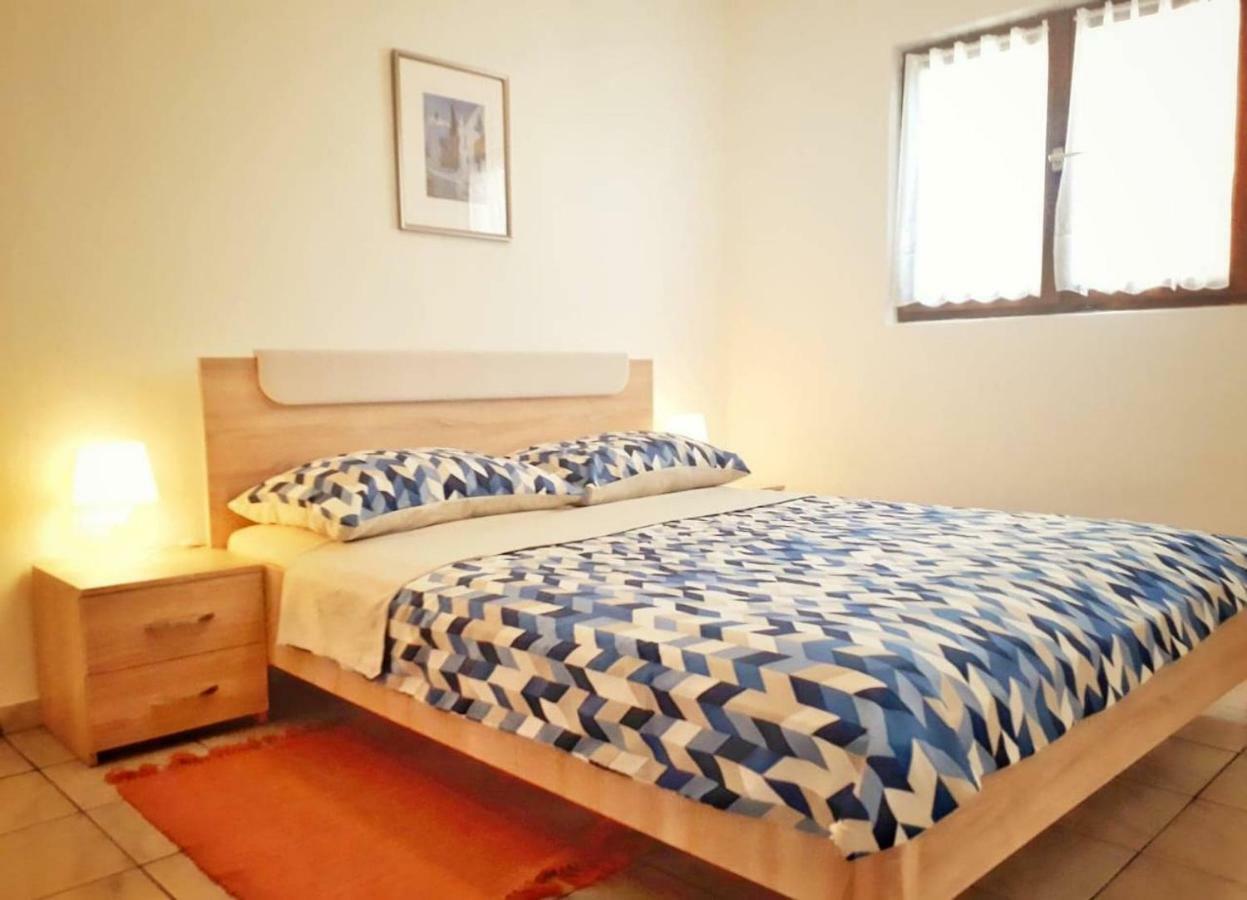 Apartmani Mia Ližnjan Eksteriør billede