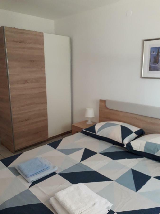Apartmani Mia Ližnjan Eksteriør billede