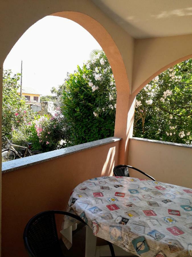 Apartmani Mia Ližnjan Eksteriør billede