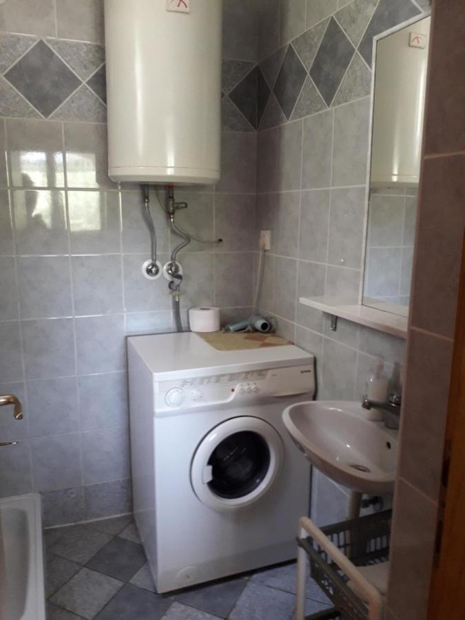 Apartmani Mia Ližnjan Eksteriør billede
